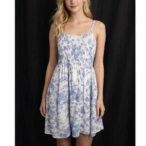 Universal Thread NWT Blue & White MEDIUM‎ Cottagecore Floral Linen Blend Dress